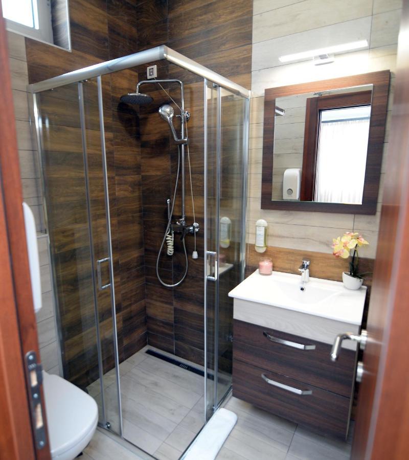 Apartmani Carolija Lucani エクステリア 写真