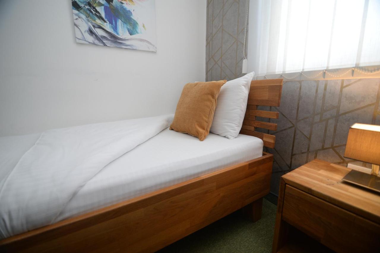 Apartmani Carolija Lucani エクステリア 写真
